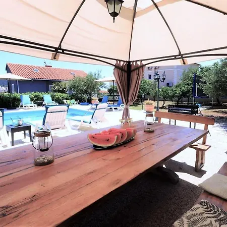 Luxury Beachfront With Pool For Two Families *