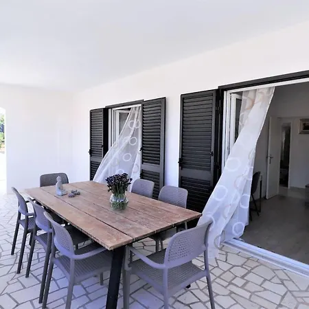 Luxury Beachfront With Pool For Two Families *