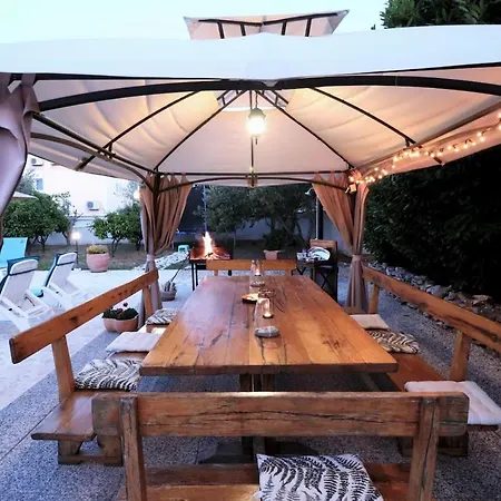 Luxury Beachfront With Pool For Two Families Villa *