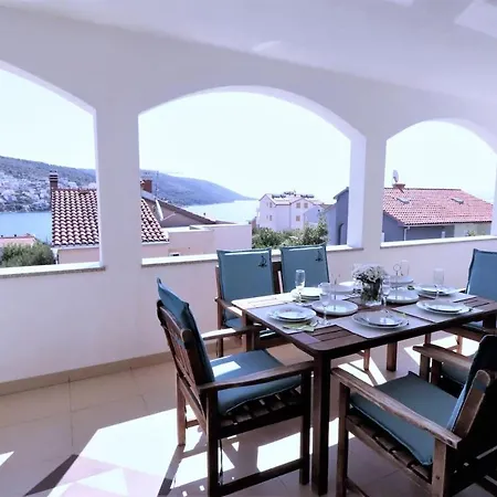 Vila Luxury Beachfront With Pool For Two Families *