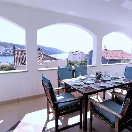 Villa Luxury Beachfront With Pool For Two Families *