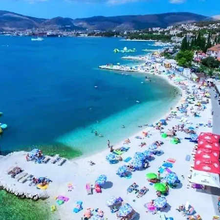 Luxury Beachfront With Pool For Two Families Vila *