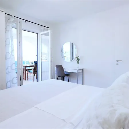 Vila Luxury Beachfront With Pool For Two Families Okrug Gornji