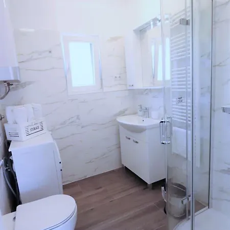Luxury Beachfront With Pool For Two Families Vila Okrug Gornji